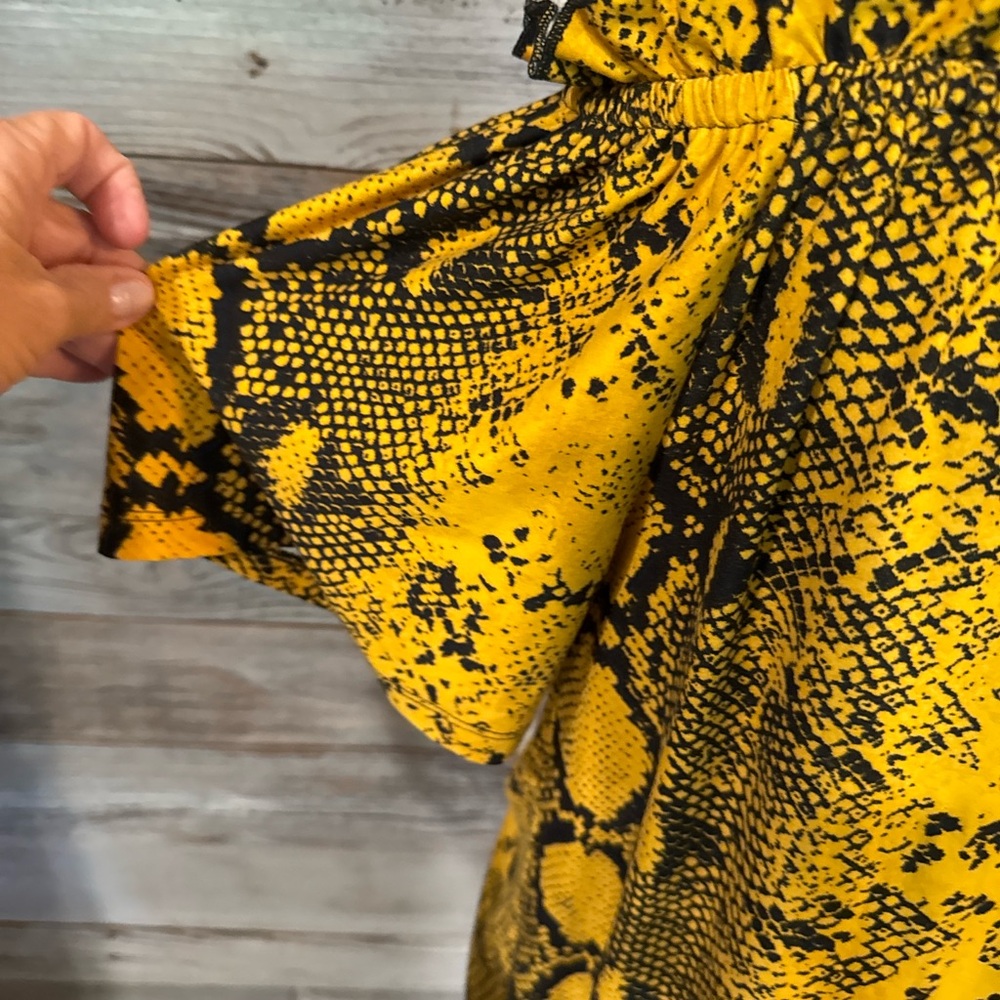 L&B Yellow and Black Snake Print Cold Shoulder Midi Dress - Picture 2 of 4